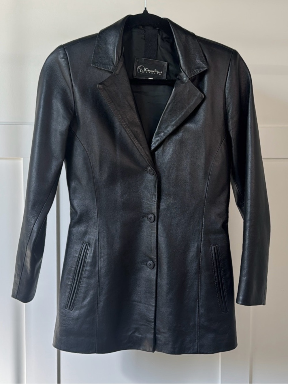 Vintage Real Leather Button-Front Women's Jacket Classic black